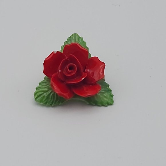 Vintage Denton Bone China Brooch Red Rose Flower Pin Made in England CHIPPED E12 - Picture 1 of 6